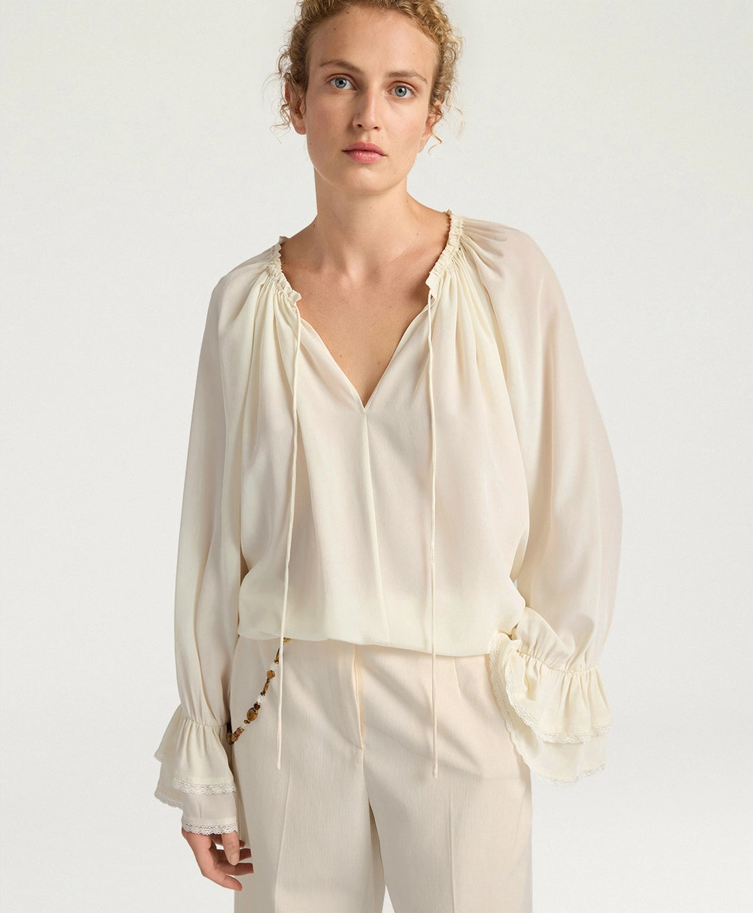 Mendoza Bluse aus sandgewaschener Seide – Creme – Momonì