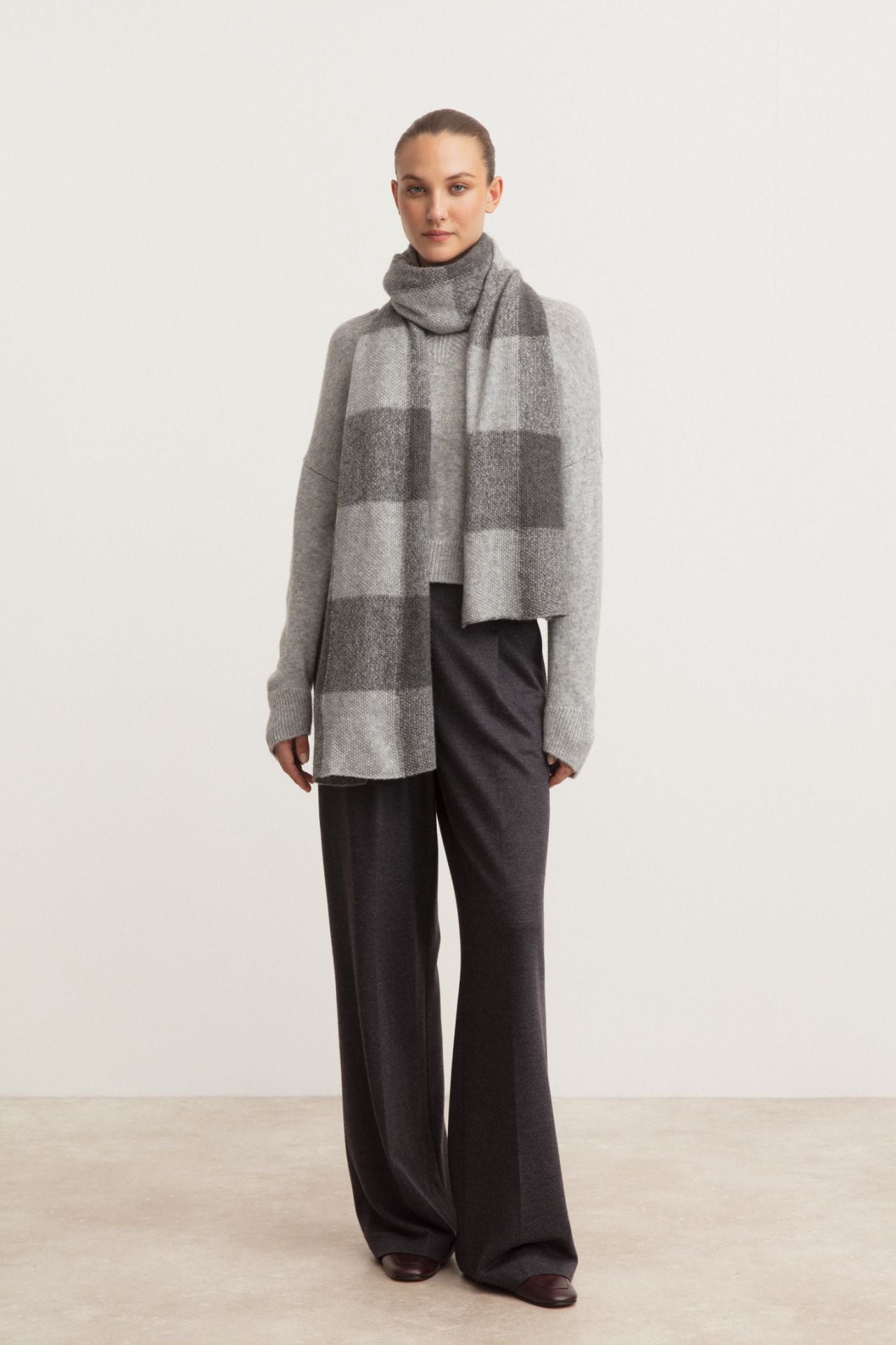 Nael Cashmere Schal in flannel/platin
