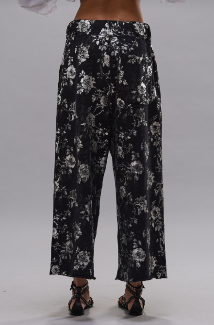 Cropped Pleated Sweatpant – Silver Floral on Black – R13