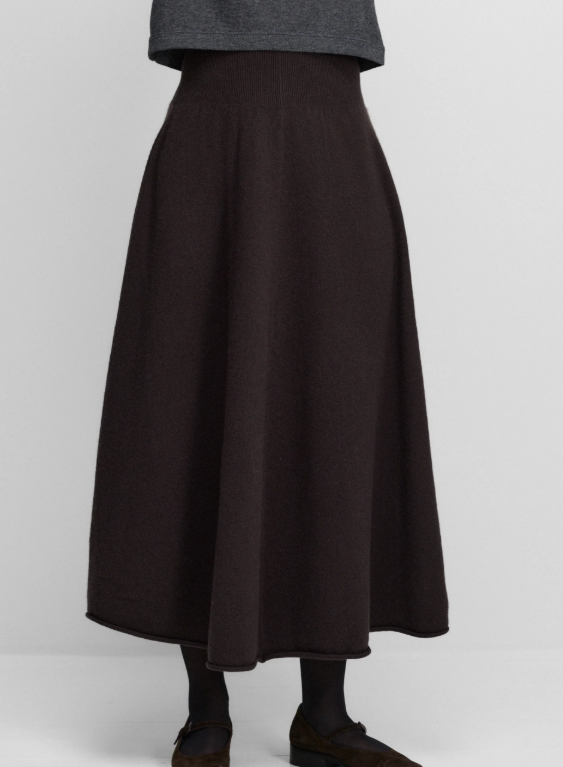 N388 Ease in dark brown