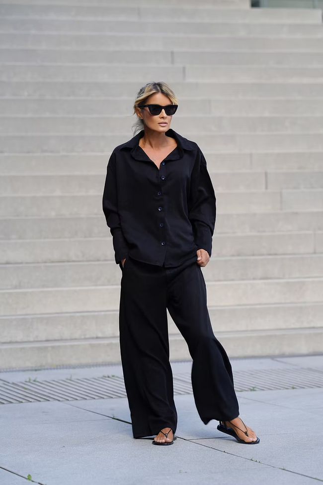 Hose Jade in black